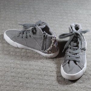 Blowfish Size 6 Grey Canvas Lace Up and Zipper Sneakers